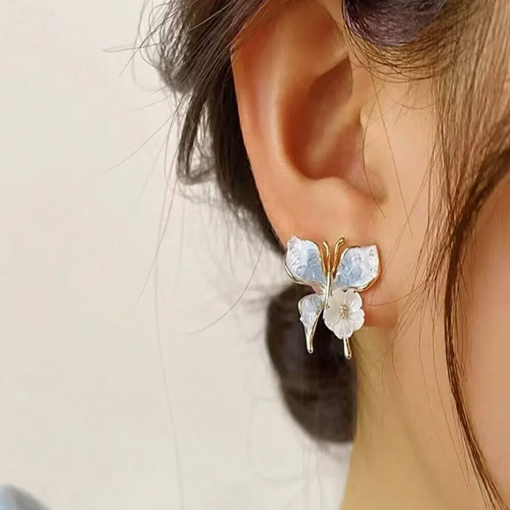 Women's One Pair Of Fresh And Stylish Gradient Butterfly Crystal And Pure White